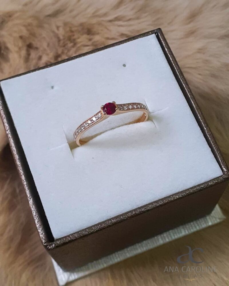 Anel em Ouro 18k com Zircônia.