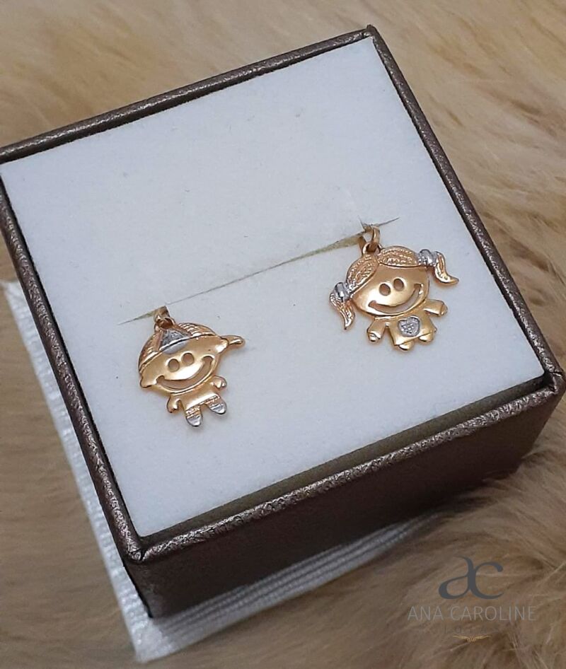 Conjunto de Pingentes Menino e Menina em Ouro 18k