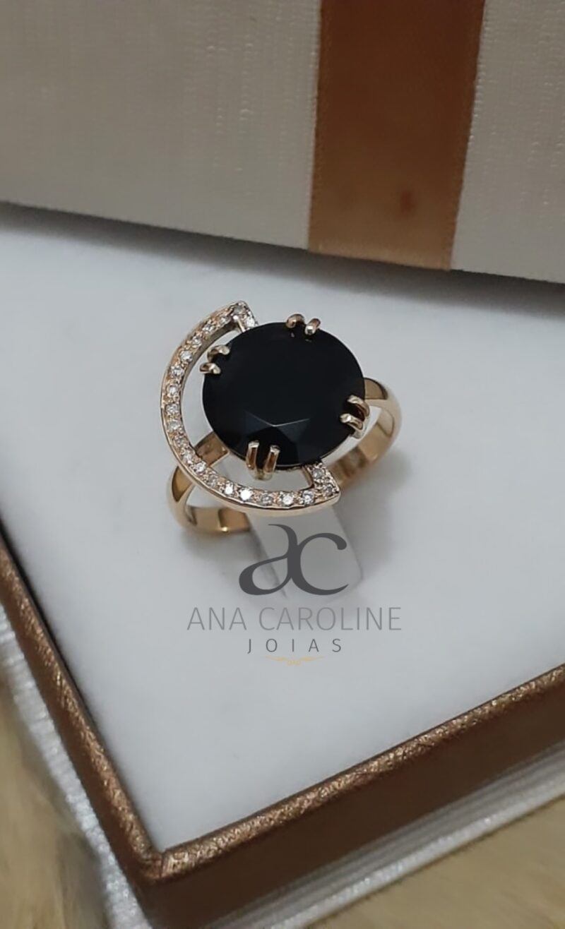 Anel em Ouro 18k com Quartzo Negro e Diamantes